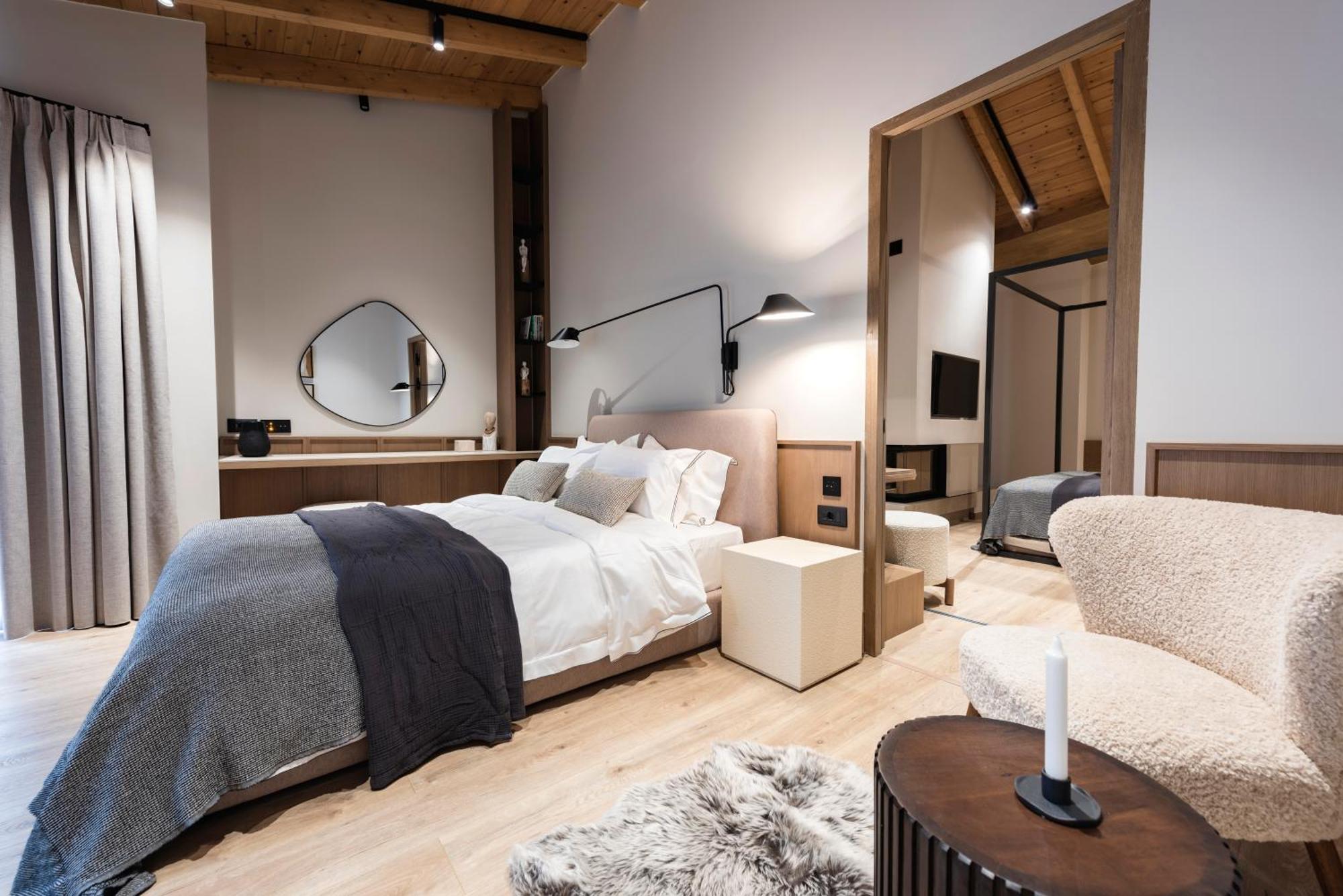 Revi Mountain Resort Boutique Hotel กาลาวริตา ห้อง รูปภาพ