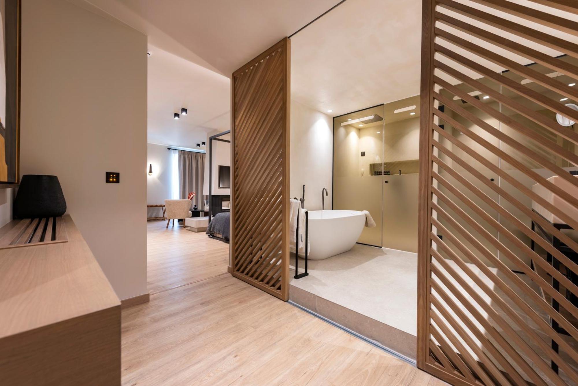 Revi Mountain Resort Boutique Hotel กาลาวริตา ภายนอก รูปภาพ