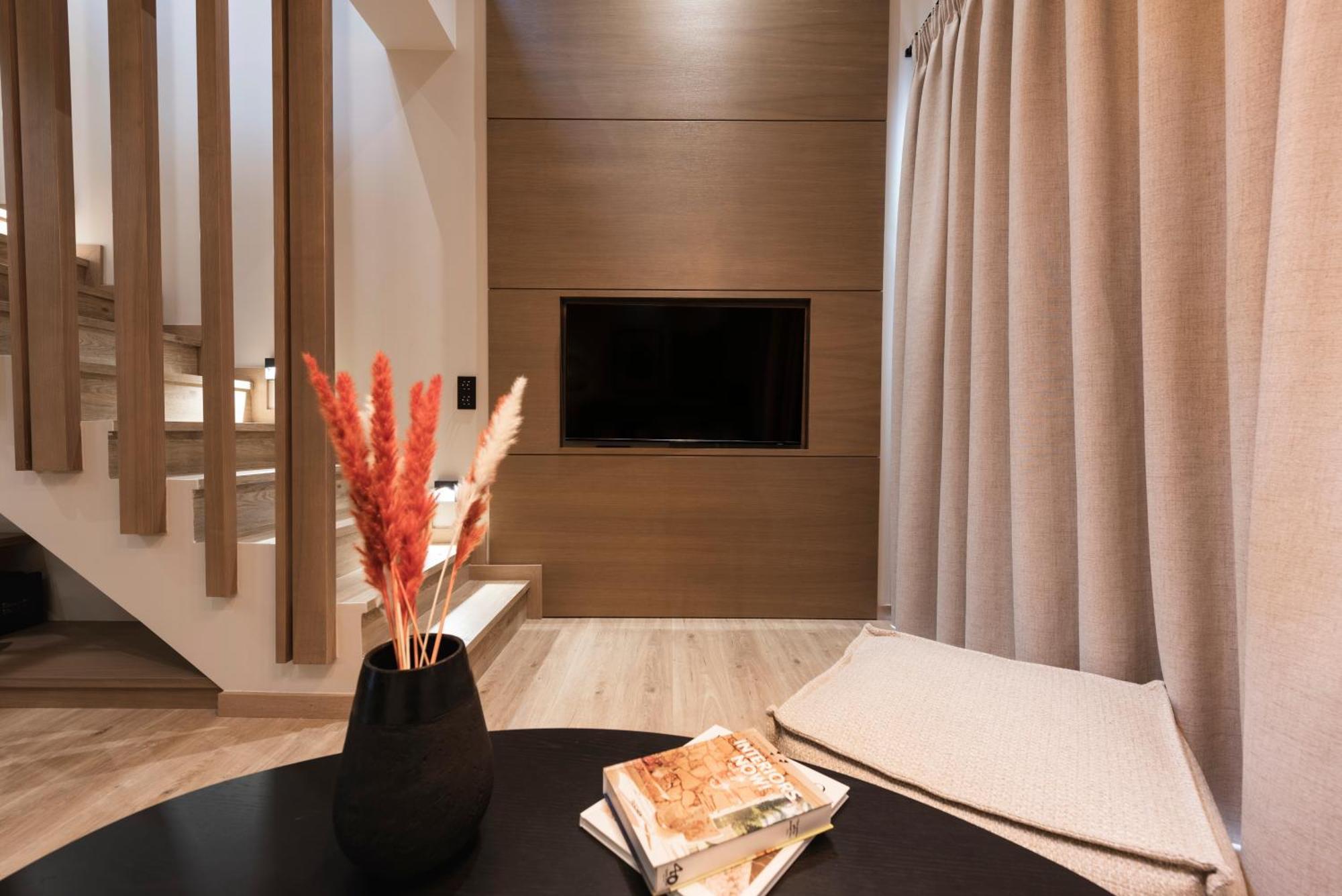 Revi Mountain Resort Boutique Hotel กาลาวริตา ภายนอก รูปภาพ